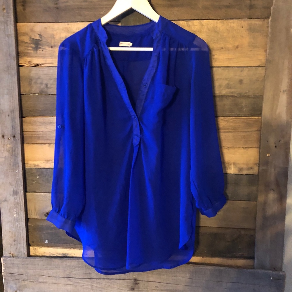 Blue professional top
